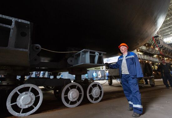 Спуск на воду подводной лодки "Можайск" в Санкт-Петербурге