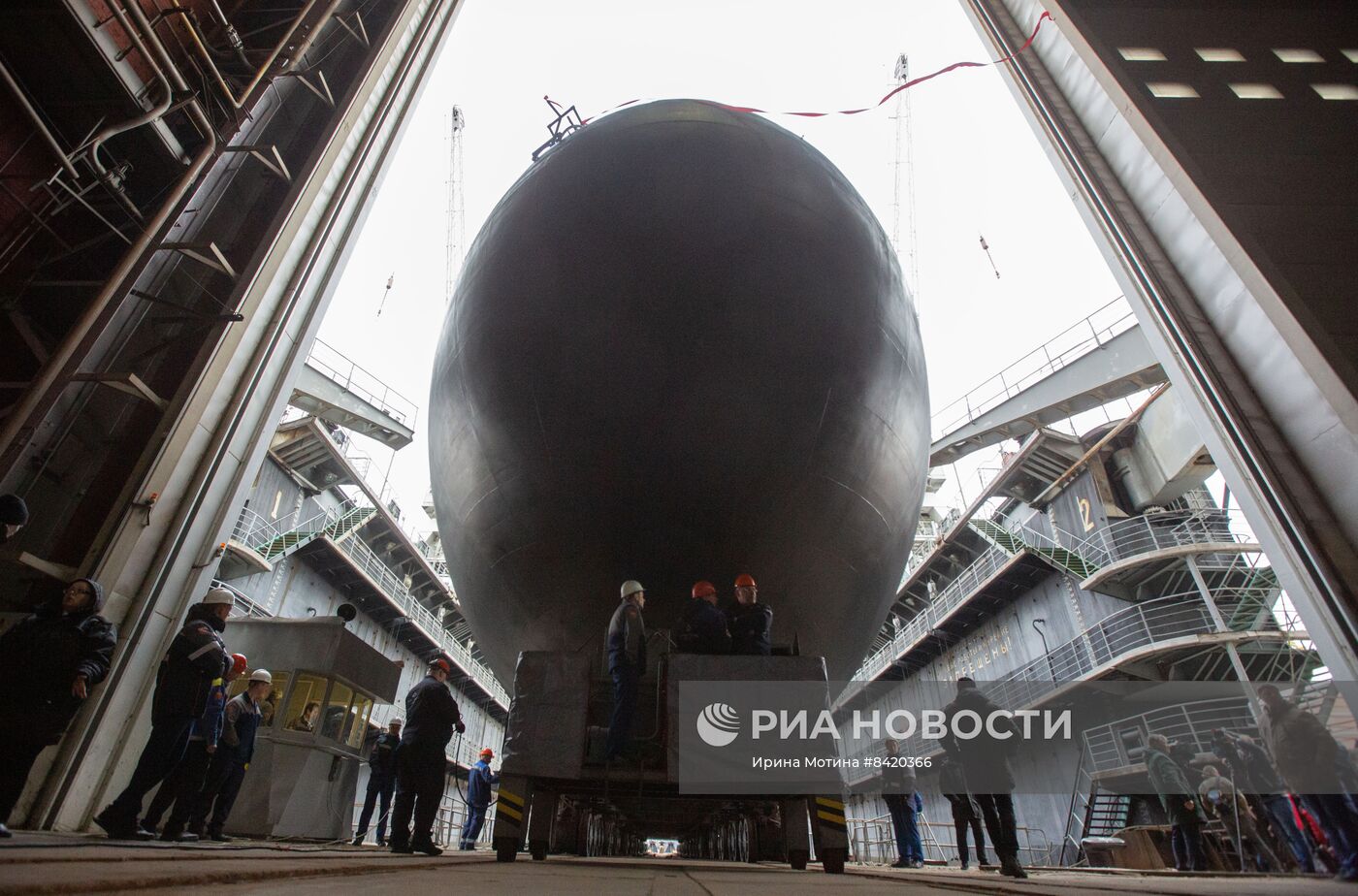 Спуск на воду подводной лодки "Можайск" в Санкт-Петербурге