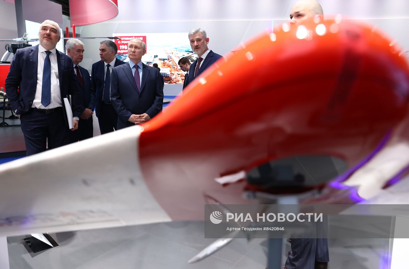 Президент РФ В. Путин посетил индустриальный парк "Руднево"