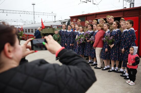 Прибытие ретро-поезда "Победа" в Новороссийск