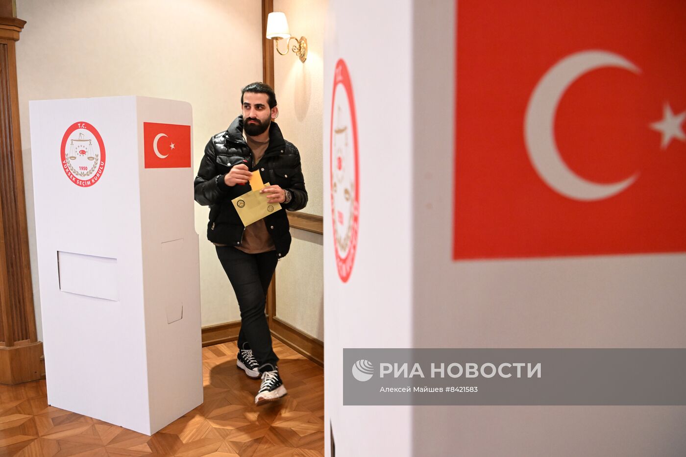 Досрочное голосование в России на всеобщих выборах в Турции