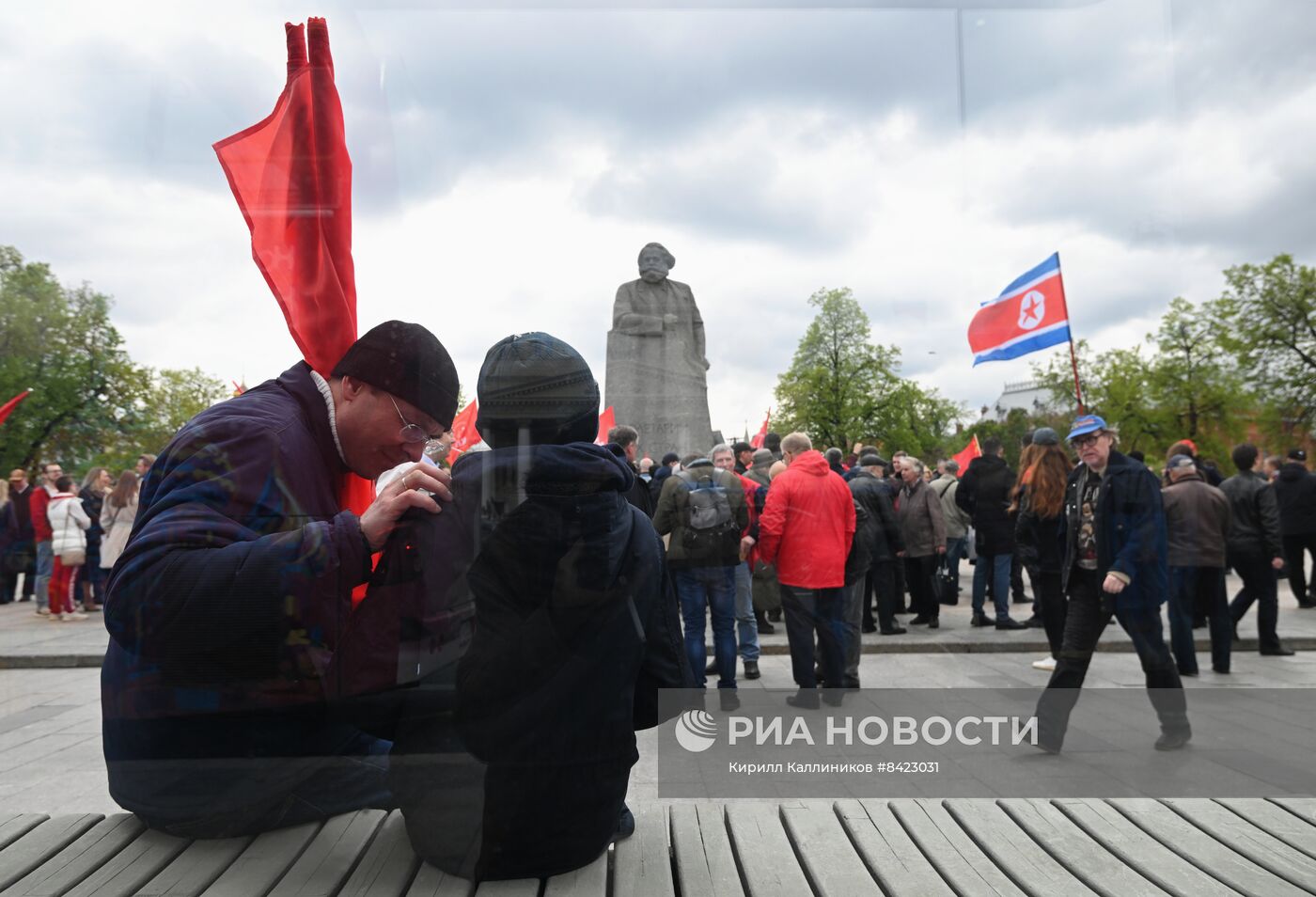 Встреча депутатов-коммунистов с избирателями в Москве 