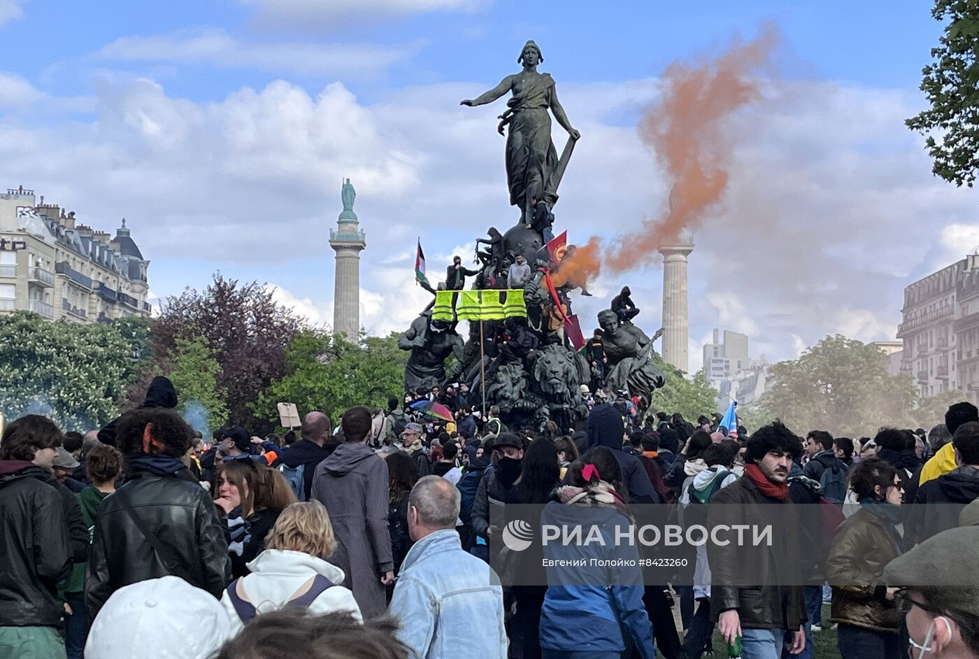 Беспорядки на первомайской акции в Париже