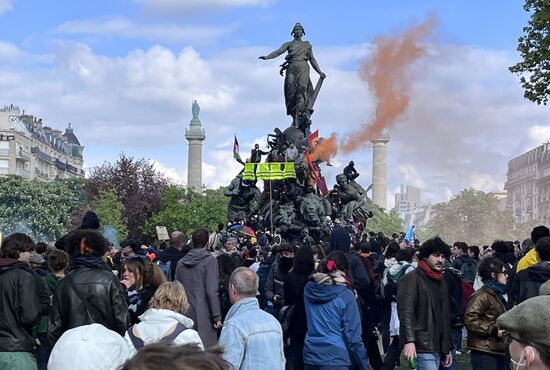 Беспорядки на первомайской акции в Париже