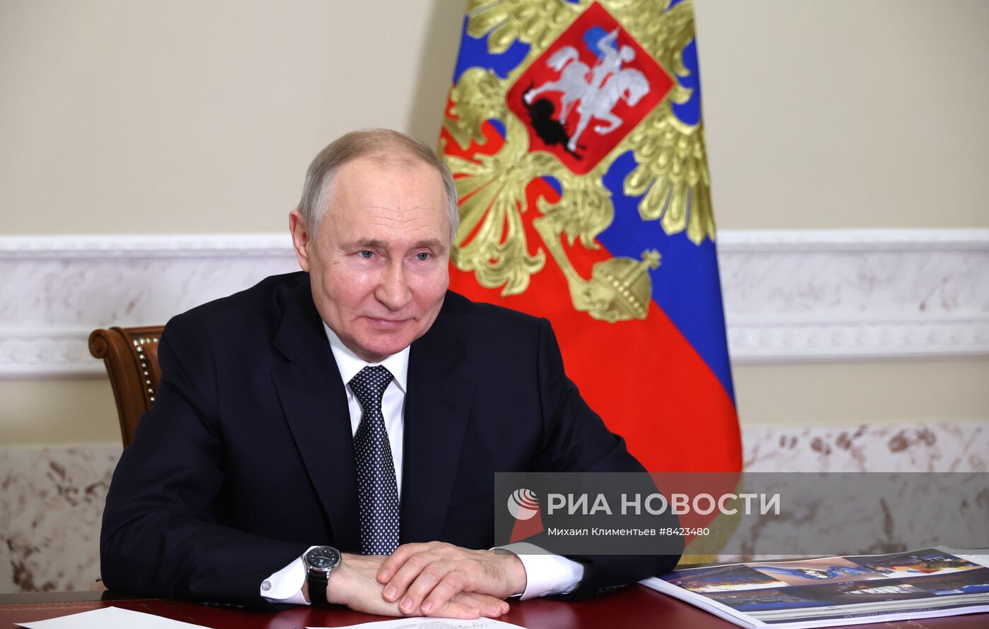 Президент РФ В. Путин принял участие в мероприятии по случаю возобновления трамвайного движения в Мариуполе