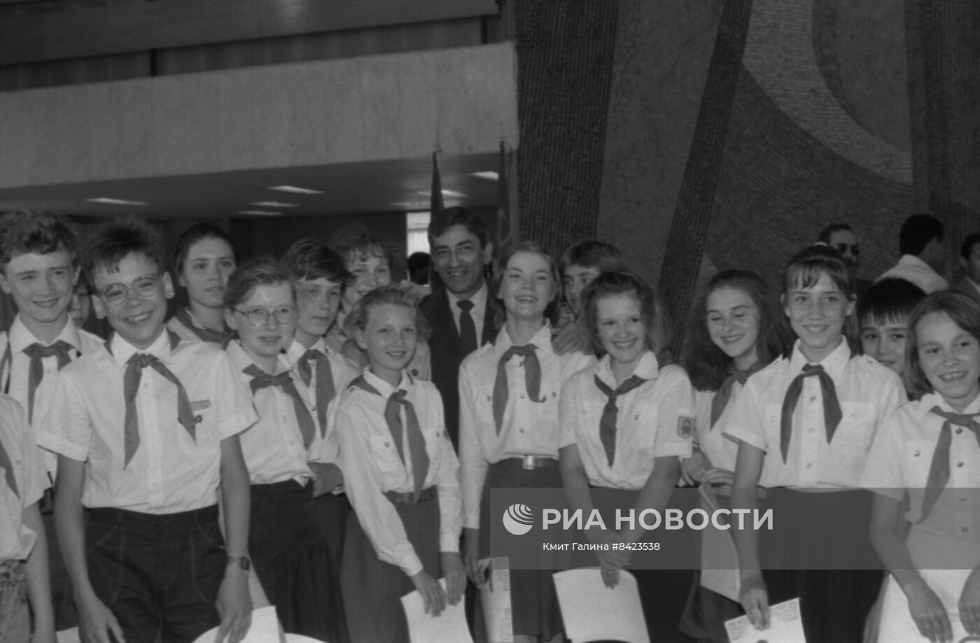 Встреча посла Республики Куба в СССР с советскими детьми