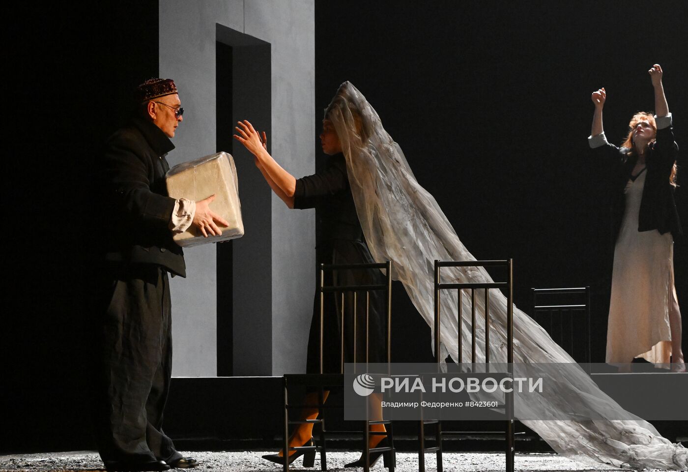 Спектакль "Мещане" в театре "Современник"