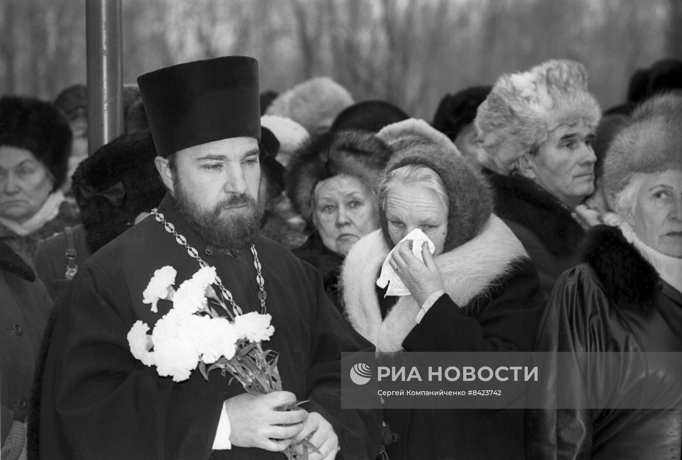 Памятник жертвам блокады в Московском парке Победы в Санкт-Петербурге