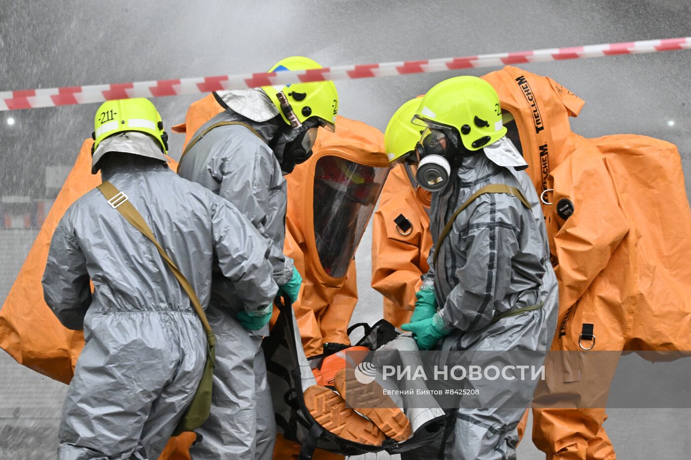 Учения по ликвидации возгорания в высотном здании