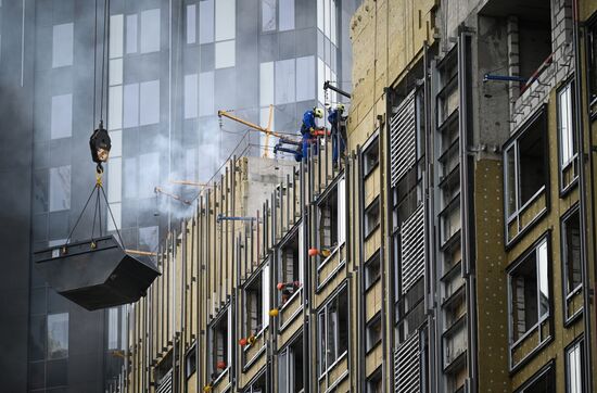 Учения по ликвидации возгорания в высотном здании