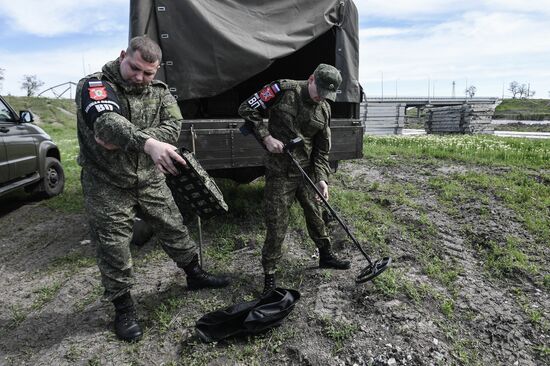 Восстановленный после подрыва мост между Мелитополем и пригородами в Запорожской области