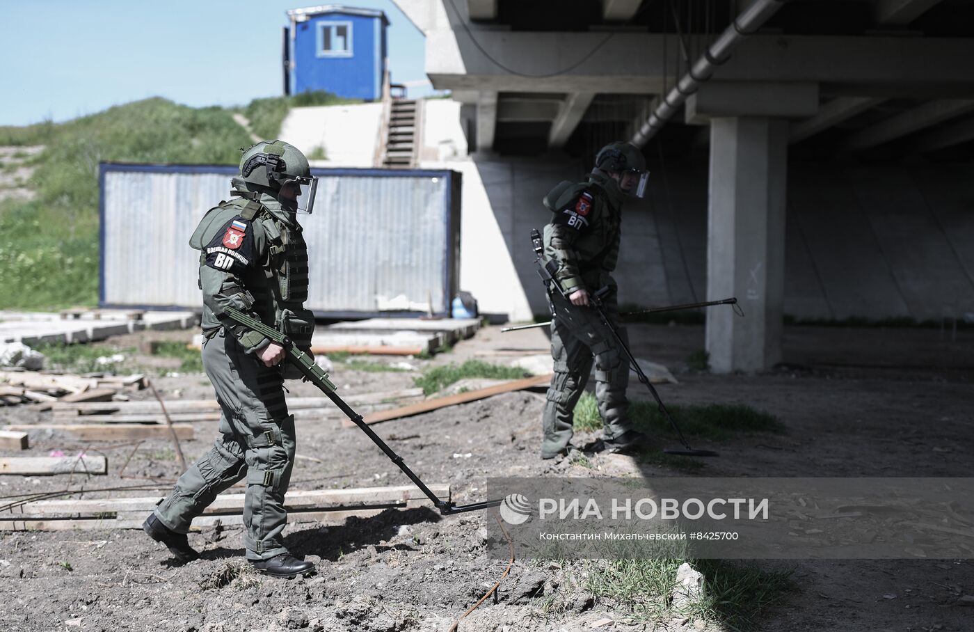 Восстановленный после подрыва мост между Мелитополем и пригородами в Запорожской области