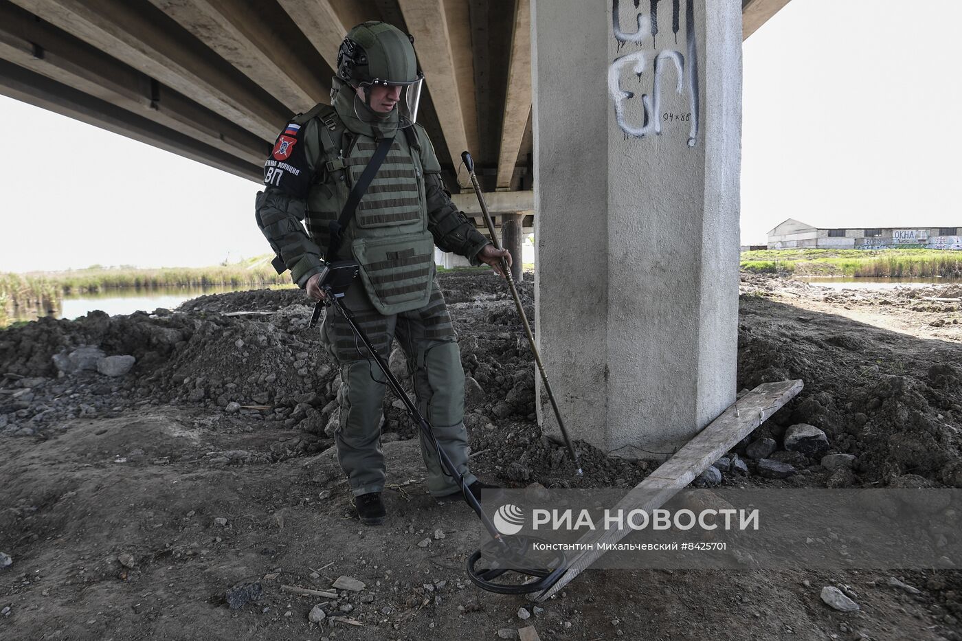 Восстановленный после подрыва мост между Мелитополем и пригородами в Запорожской области