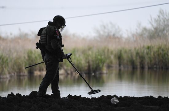 Восстановленный после подрыва мост между Мелитополем и пригородами в Запорожской области