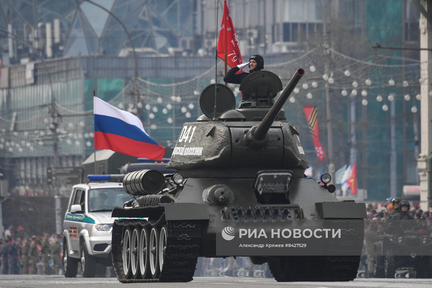 Парад Победы в городах России