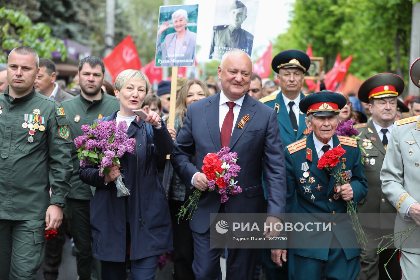 Акция "Бессмертный полк" в странах ближнего зарубежья