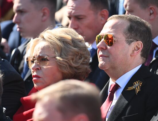 Президент РФ В. Путин принял участие в параде Победы в Москве