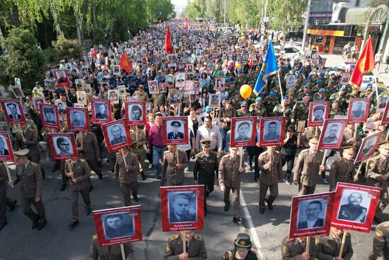 Акция "Бессмертный полк" в странах ближнего зарубежья