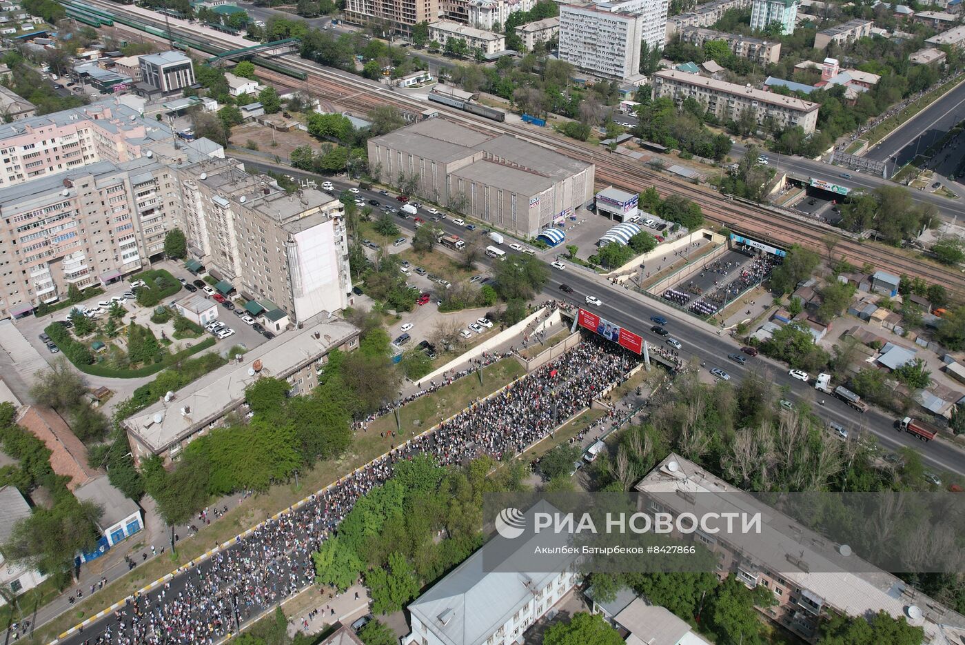 Акция "Бессмертный полк" в странах ближнего зарубежья