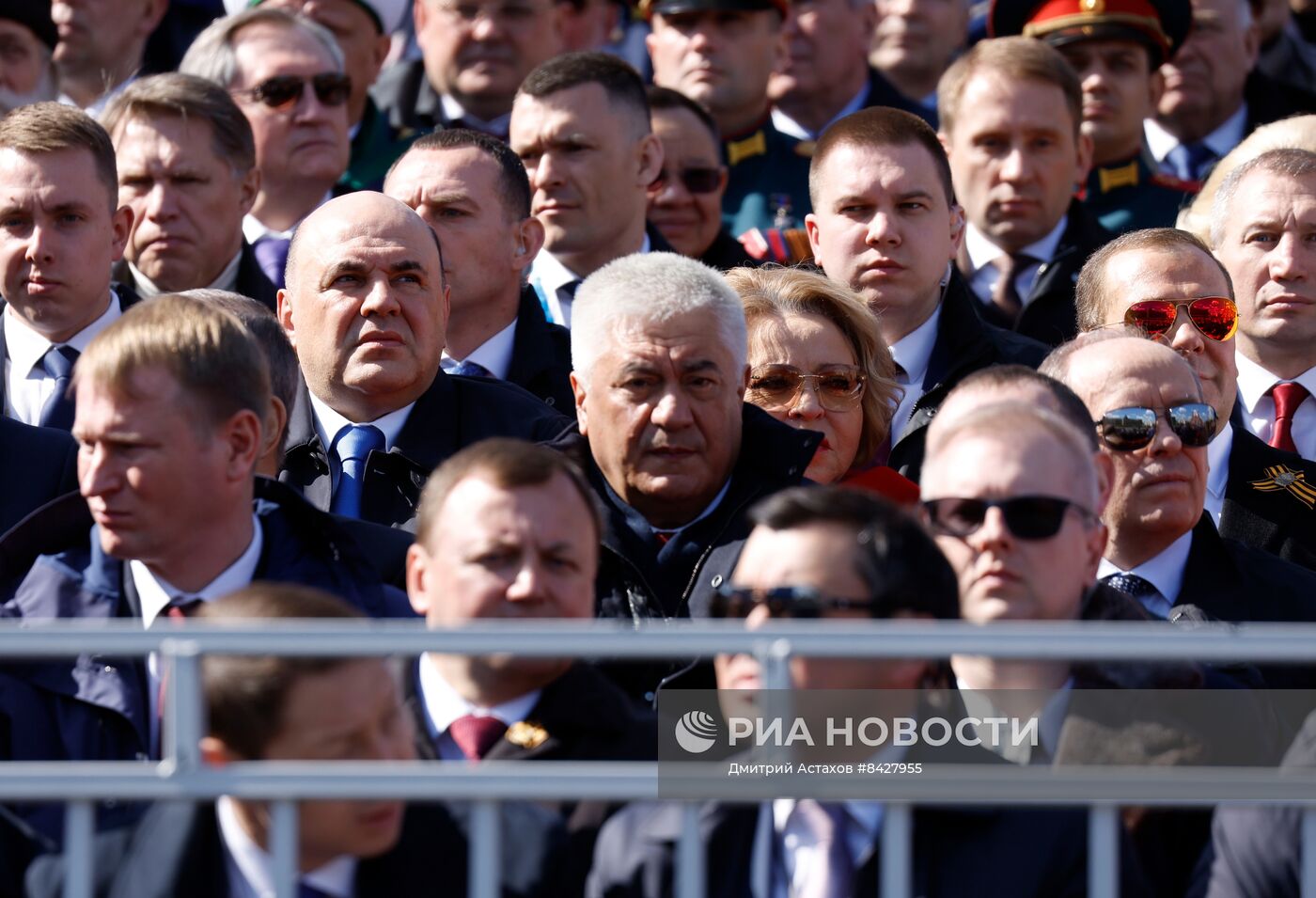 Президент РФ В. Путин принял участие в параде Победы в Москве