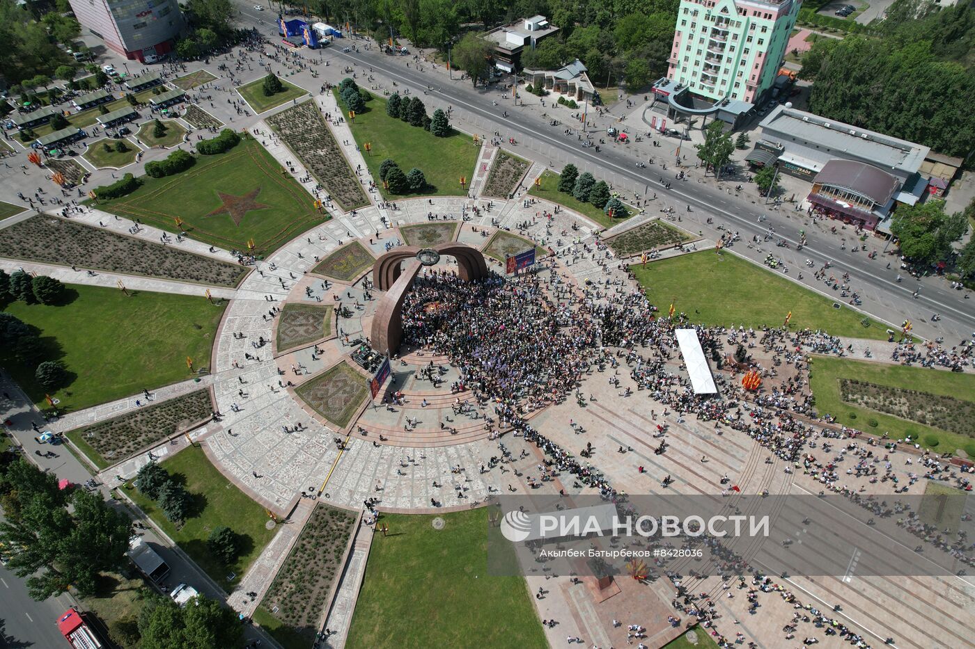 Акция "Бессмертный полк" в странах ближнего зарубежья