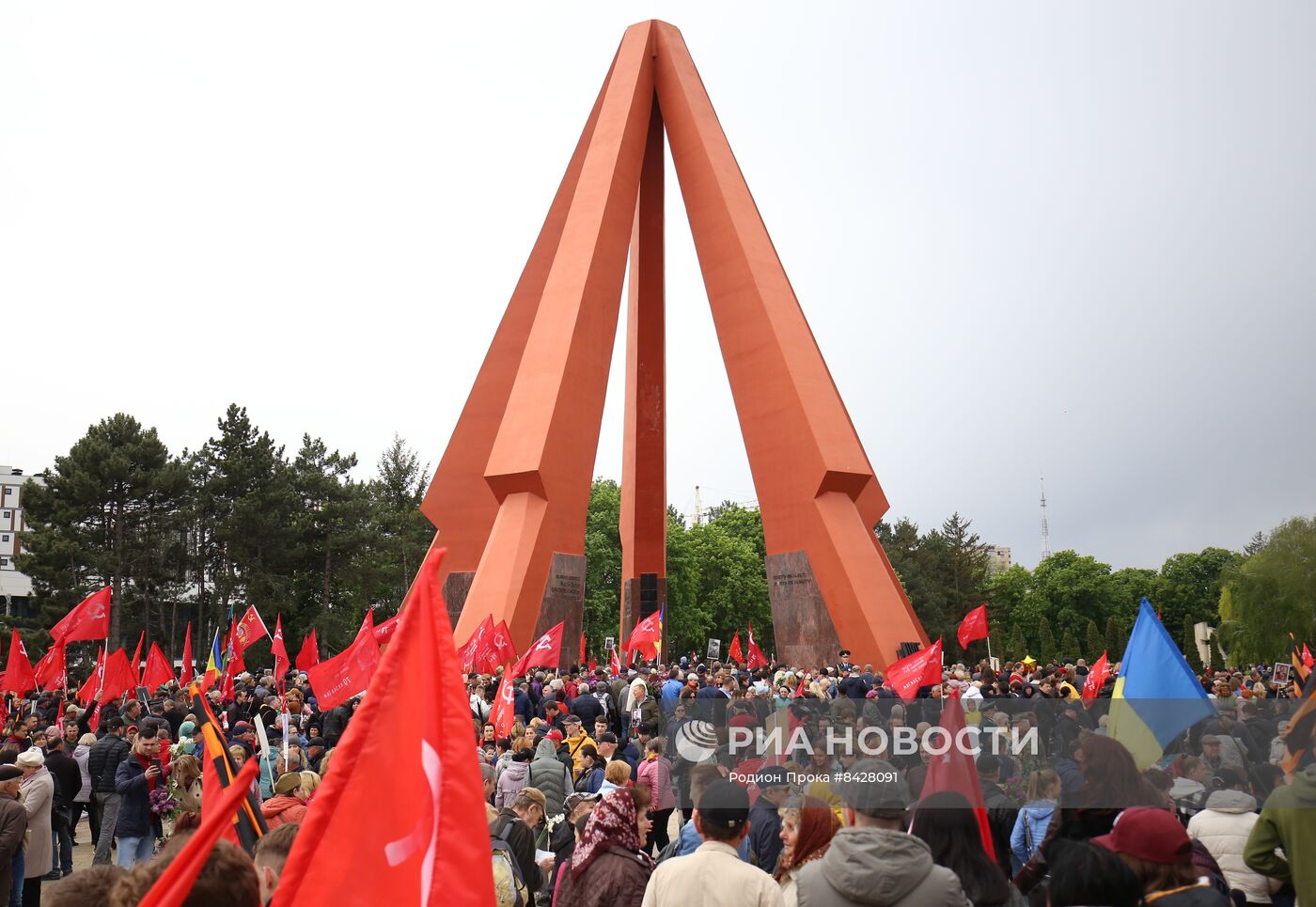 Акция "Бессмертный полк" в странах ближнего зарубежья