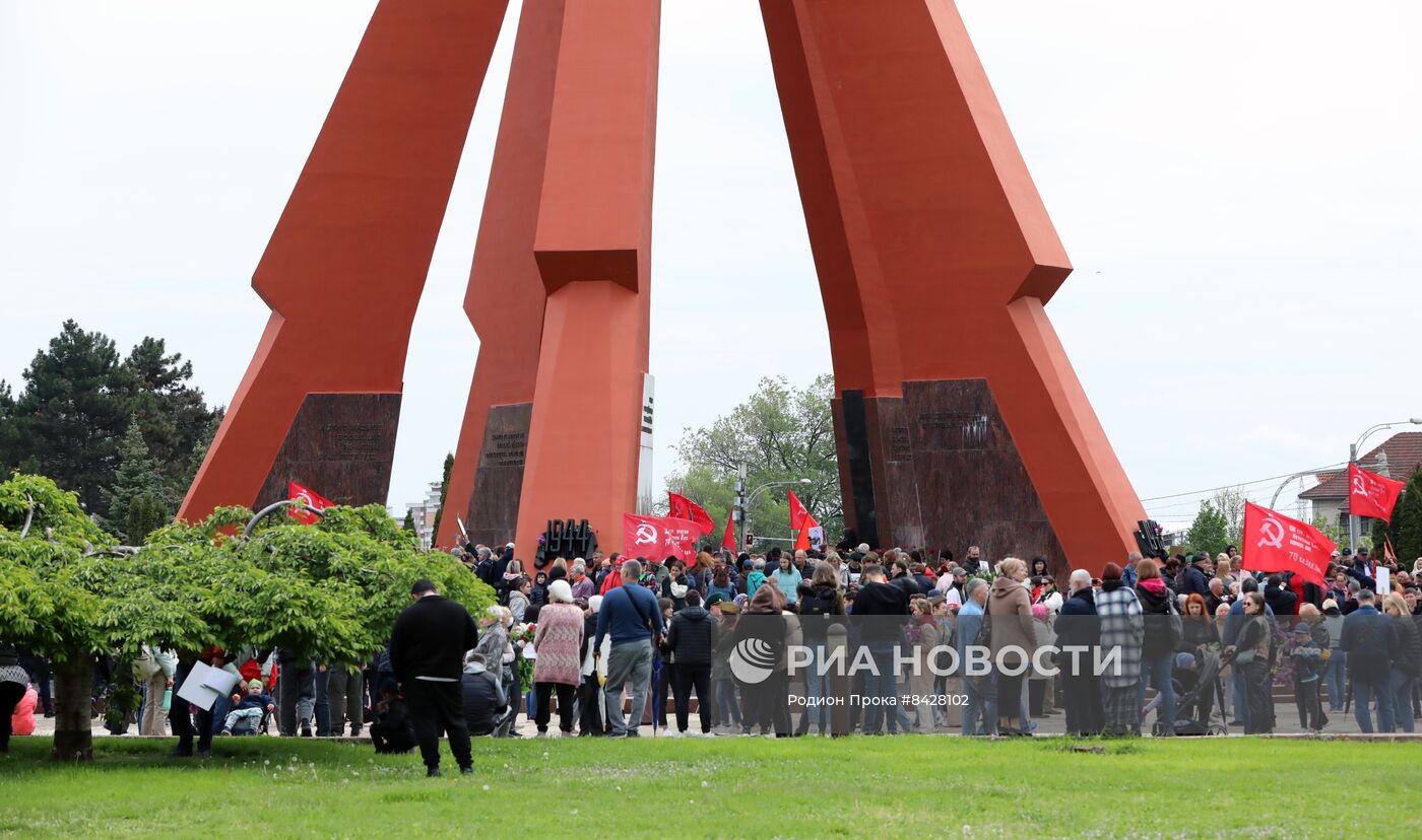 Акция "Бессмертный полк" в странах ближнего зарубежья