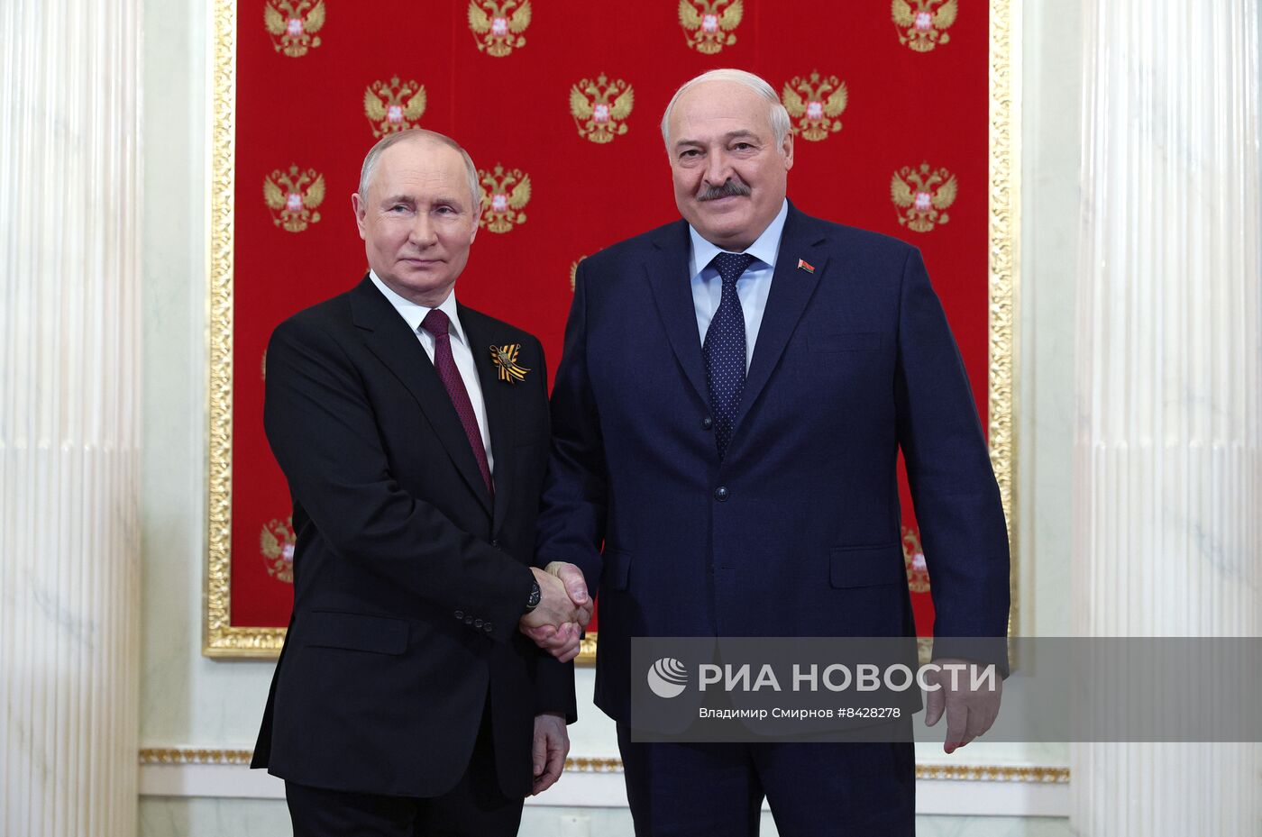 Встреча президента РФ В. Путина с гостями перед началом парада