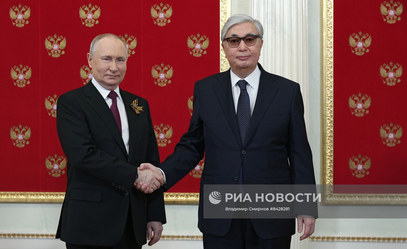 Встреча президента РФ В. Путина с гостями перед началом парада