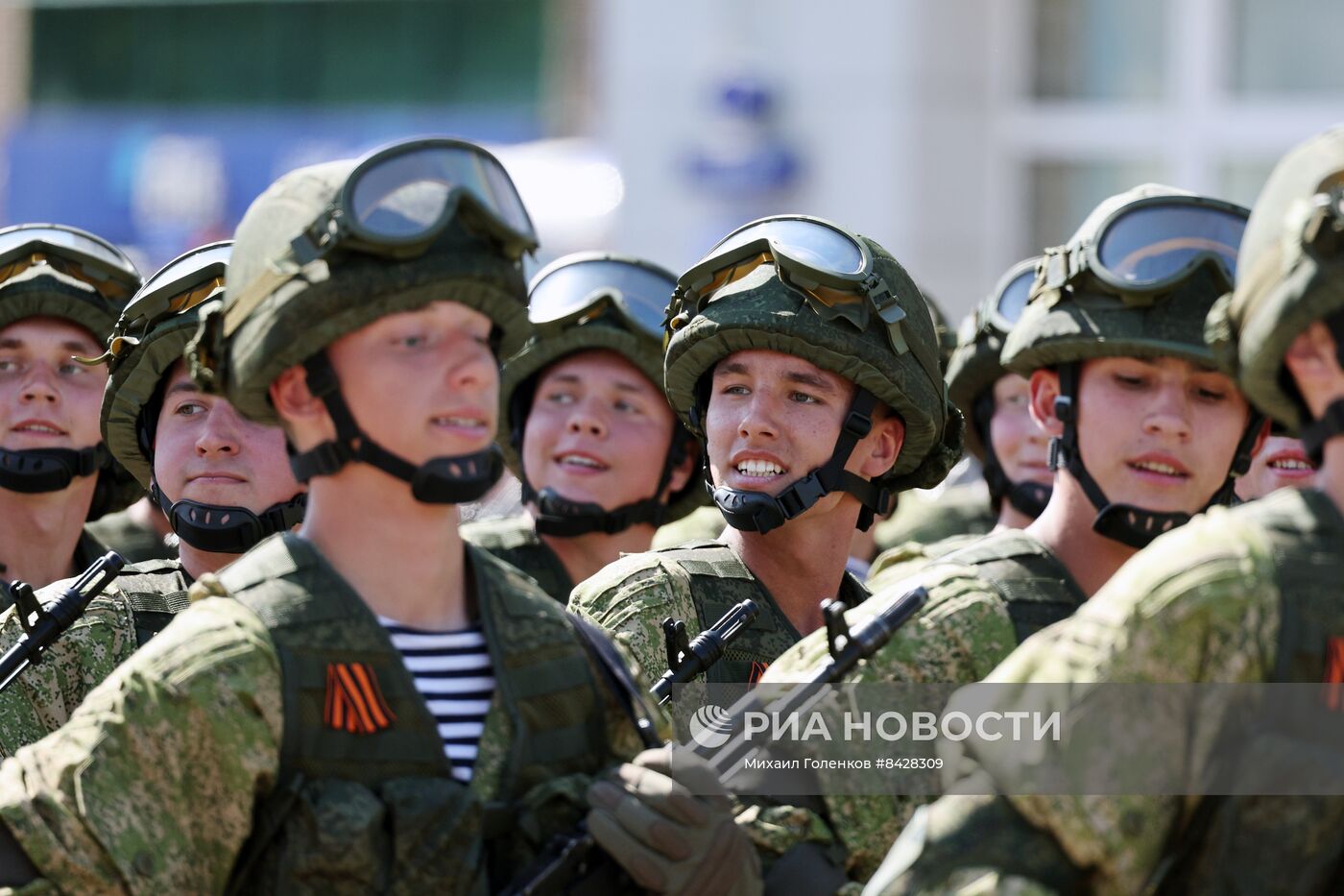 Парад Победы в городах России