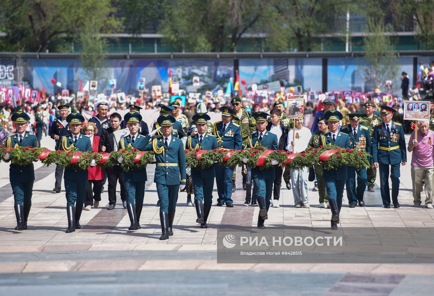 Акция "Бессмертный полк" в странах ближнего зарубежья