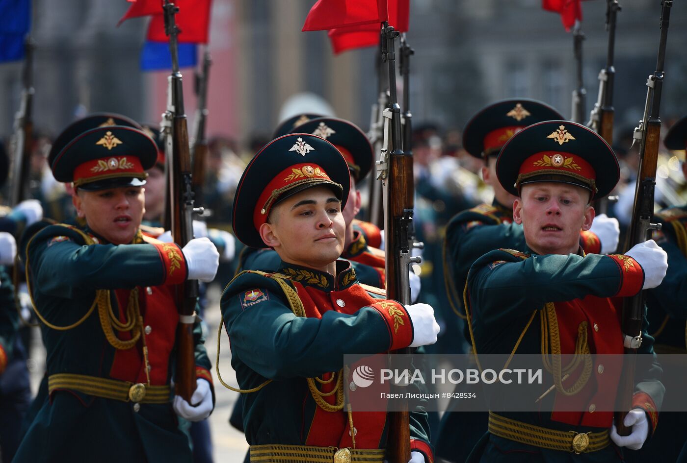 Парад Победы в городах России