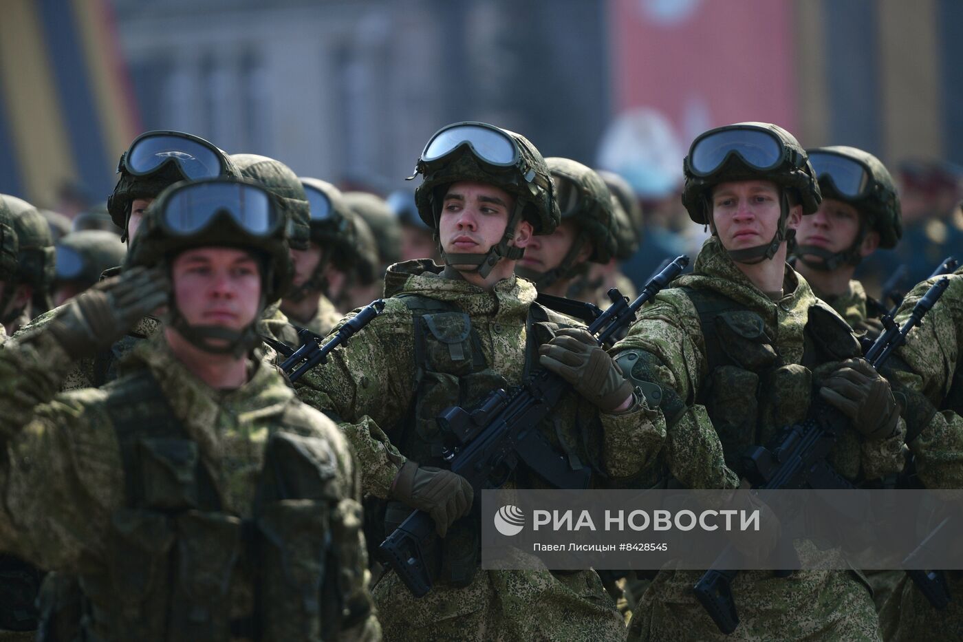 Парад Победы в городах России