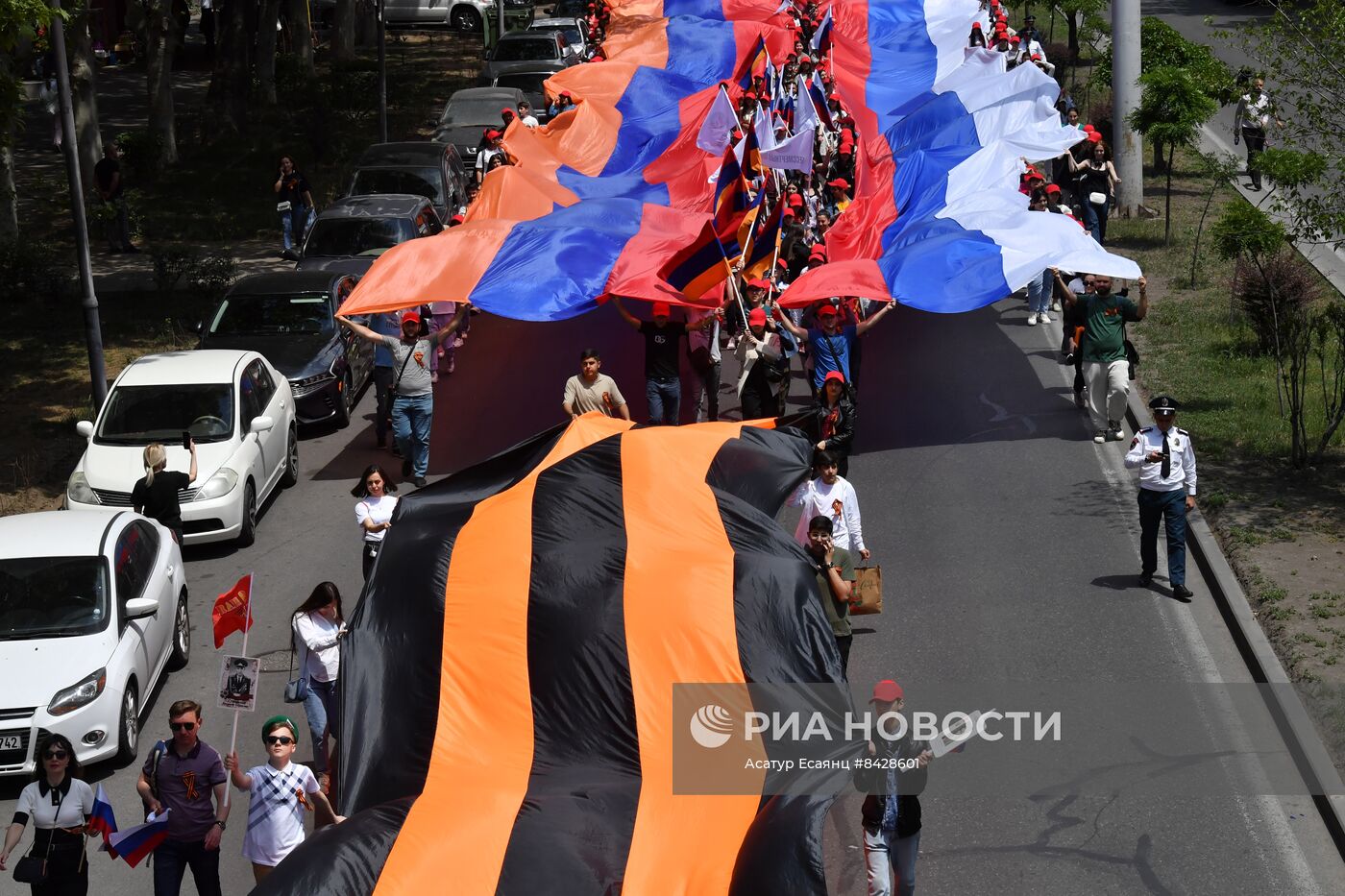 Акция "Бессмертный полк" в странах ближнего зарубежья