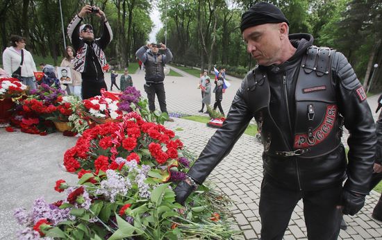 Мотопробег клуба "Ночные волки" в честь Дня Победы