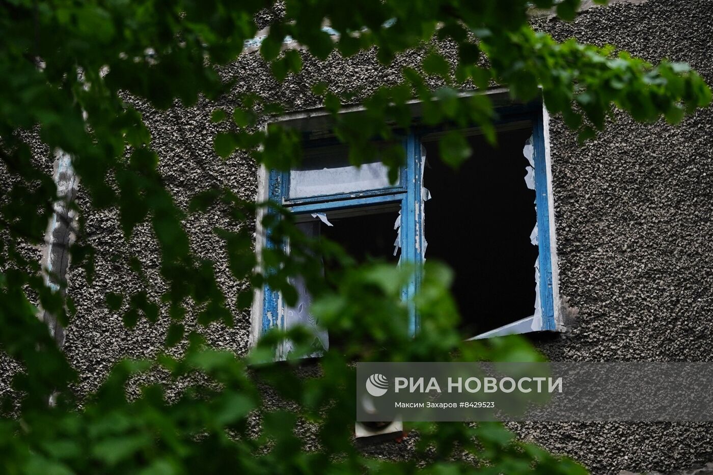 Последствия удара из РСЗО HIMARS по жилому дому в ЛНР