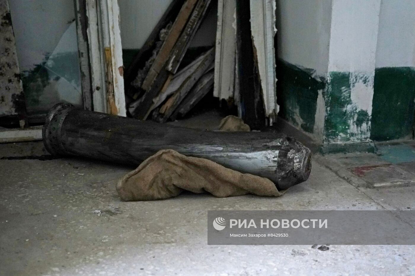 Последствия удара из РСЗО HIMARS по жилому дому в ЛНР