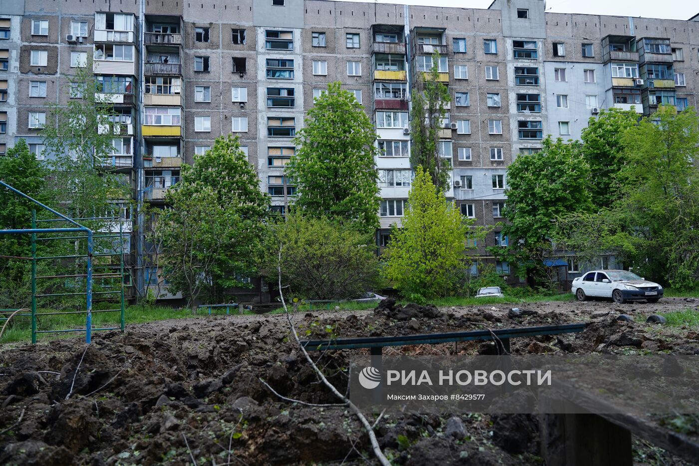 Последствия удара из РСЗО HIMARS по жилому дому в ЛНР