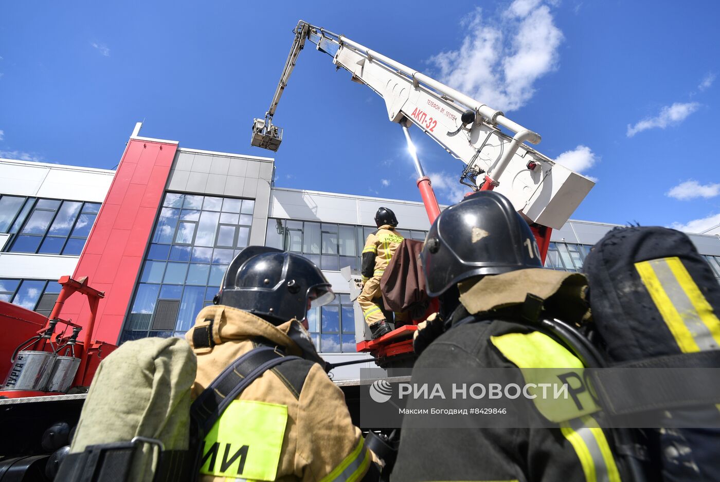 Учения по предотвращению ЧС на форуме "Россия - Исламский мир" в Казани