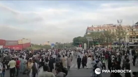 В Пакистане продолжаются беспорядки