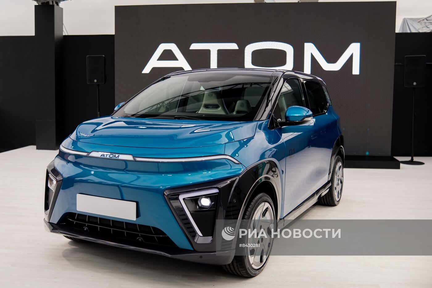 Российский автомобиль "Атом"