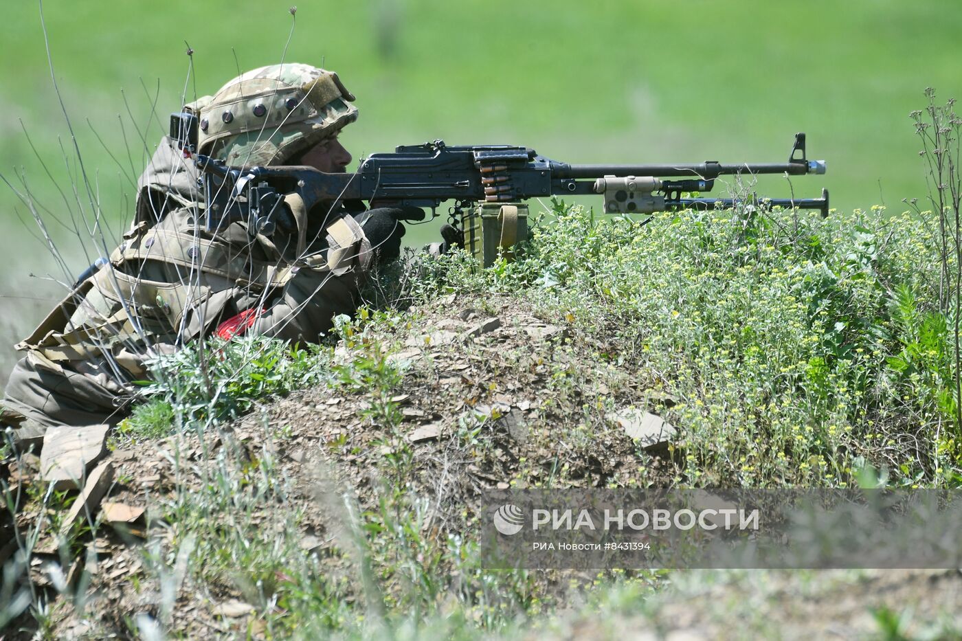 Учение штурмовых групп на полигоне в ЛНР