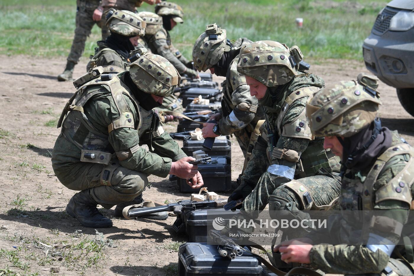 Учение штурмовых групп на полигоне в ЛНР