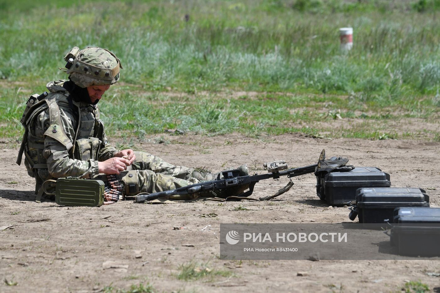 Учение штурмовых групп на полигоне в ЛНР