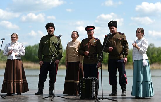 Фестиваль казачьей обрядовой культуры "Шермиции" в Ростовской области