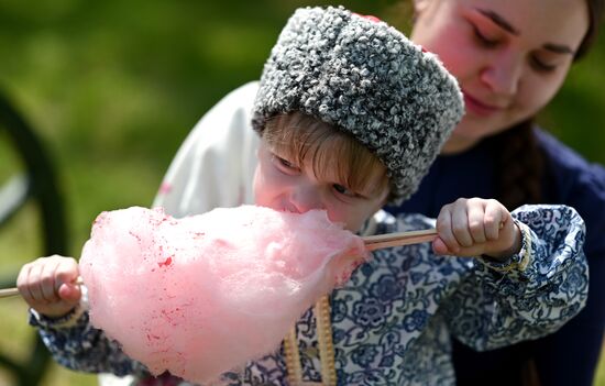 Фестиваль казачьей обрядовой культуры "Шермиции" в Ростовской области