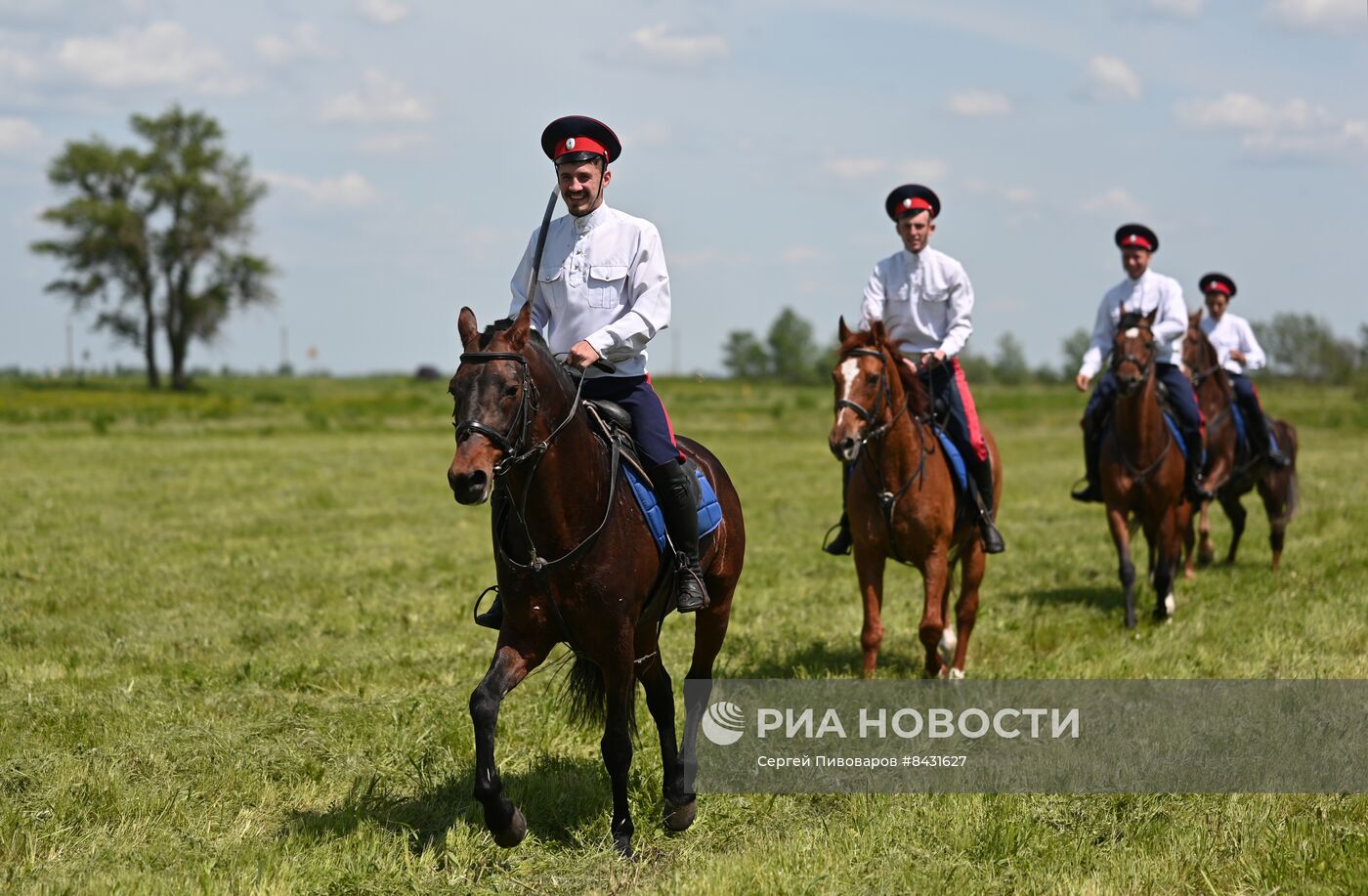 Фестиваль казачьей обрядовой культуры "Шермиции" в Ростовской области