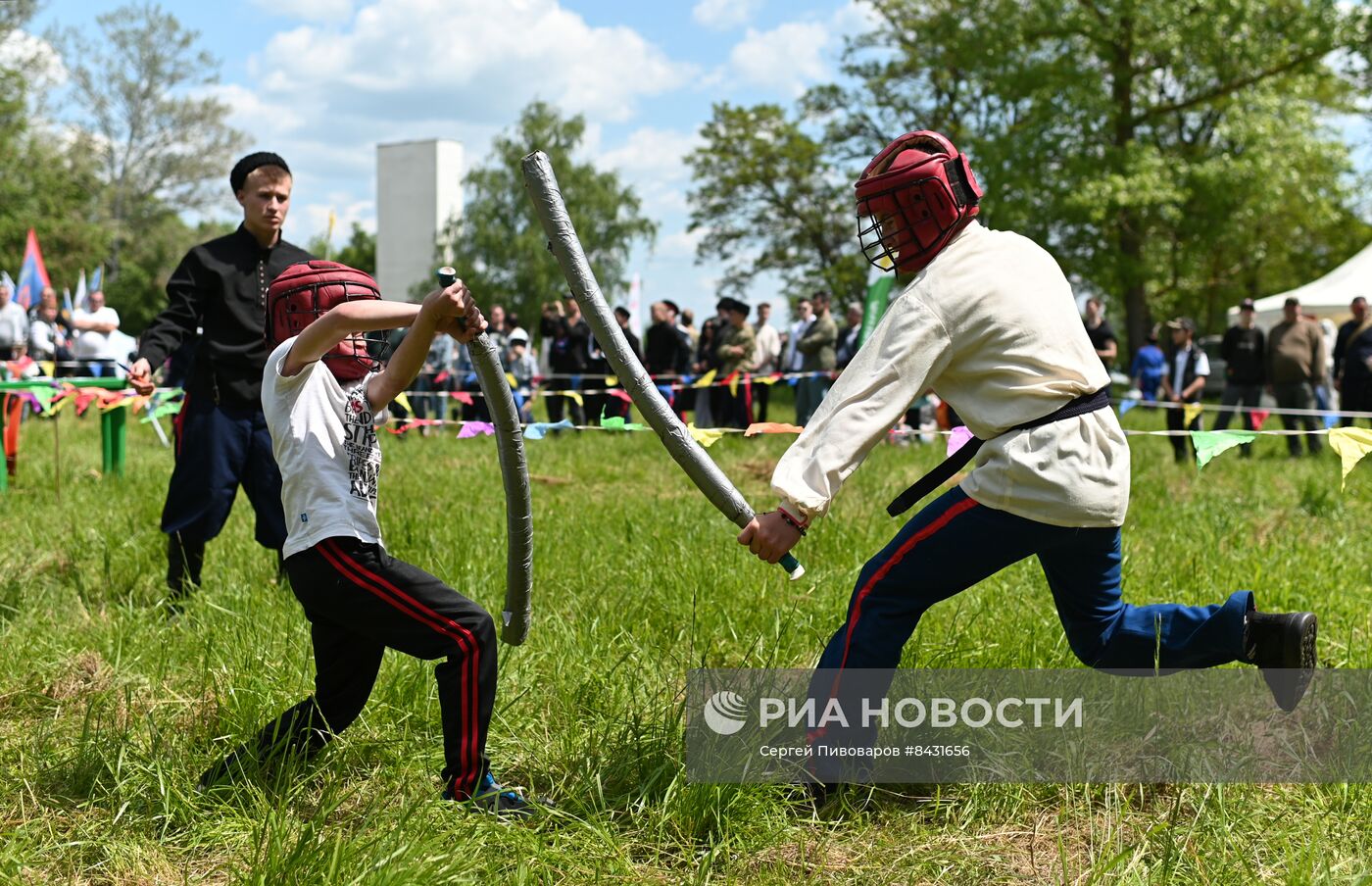 Фестиваль казачьей обрядовой культуры "Шермиции" в Ростовской области