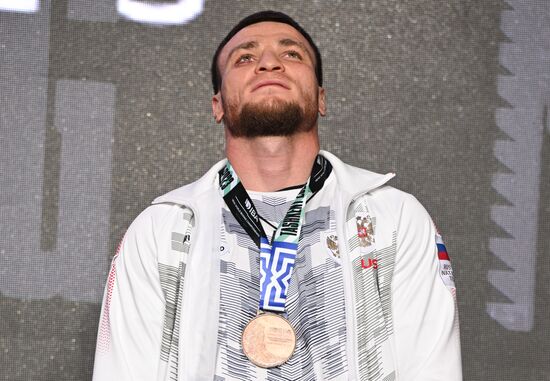 Бокс. Чемпионат мира. Мужчины. Финалы