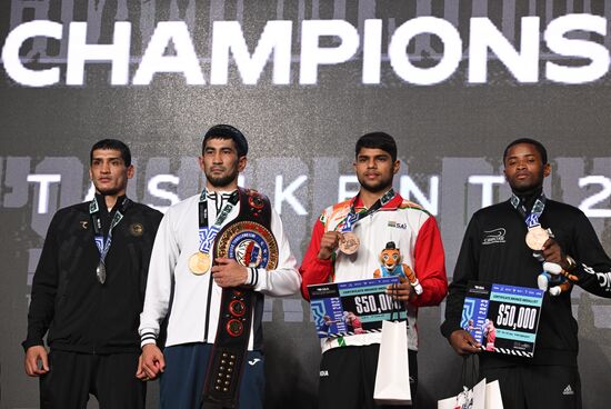 Бокс. Чемпионат мира. Мужчины. Финалы